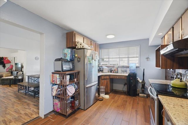 15 Division STREET, Crafton, PA 15205