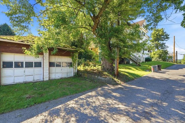 15 Division STREET, Crafton, PA 15205