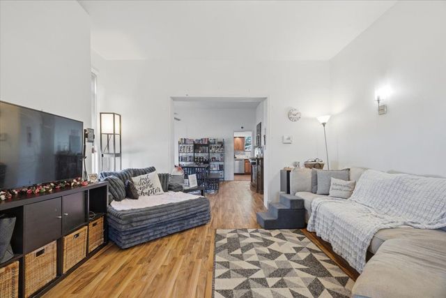 15 Division STREET, Crafton, PA 15205