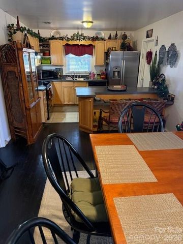 3528 Merrill Place, Charlotte, NC 28216