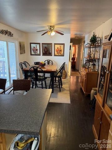 3528 Merrill Place, Charlotte, NC 28216