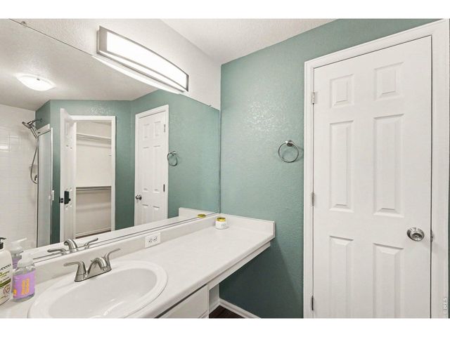 5399 Wolf Ct, Longmont, CO 80504