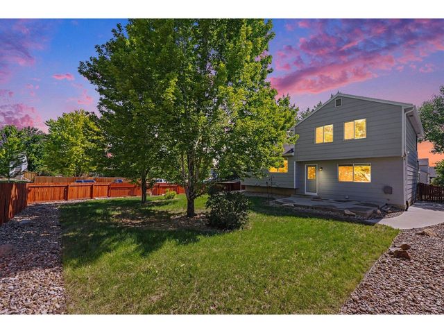 5399 Wolf Ct, Longmont, CO 80504