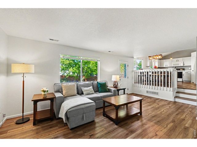 5399 Wolf Ct, Longmont, CO 80504