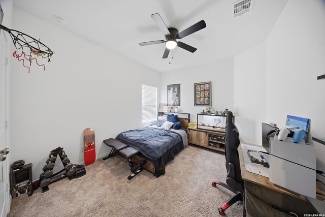 5432 CLOVES CV, St Hedwig, TX 78152