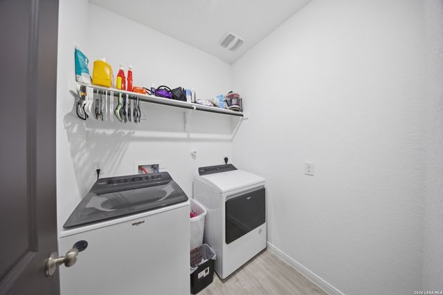 5432 CLOVES CV, St Hedwig, TX 78152