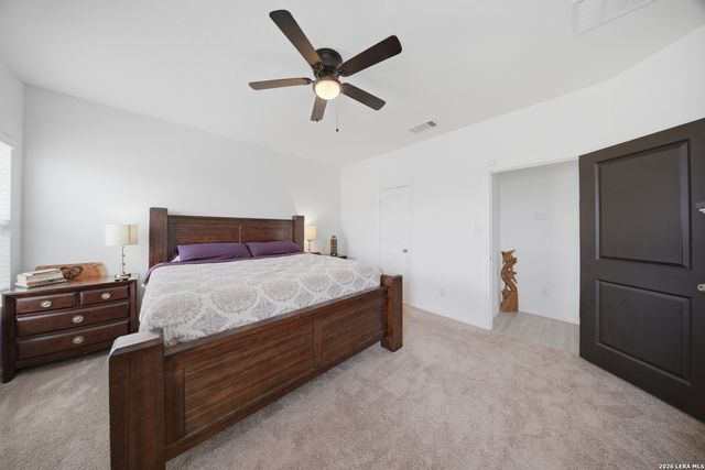 5432 CLOVES CV, St Hedwig, TX 78152