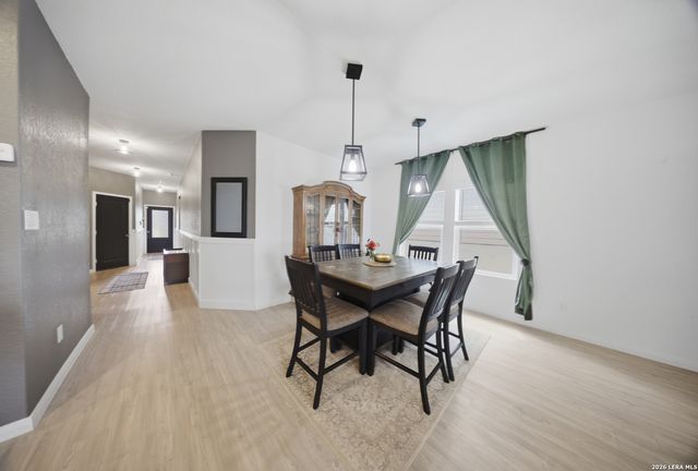 5432 CLOVES CV, St Hedwig, TX 78152