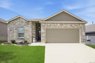 5432 CLOVES CV, St Hedwig, TX 78152