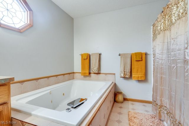 23707 Vera Street, Warrensville Heights, OH 44128