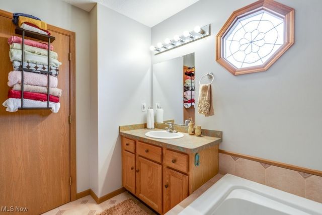 23707 Vera Street, Warrensville Heights, OH 44128