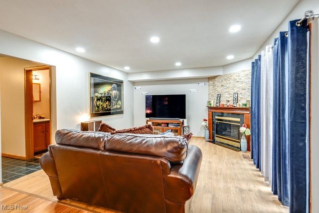 23707 Vera Street, Warrensville Heights, OH 44128