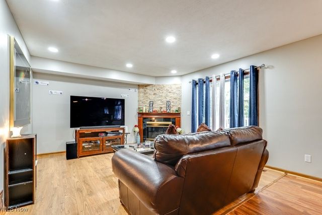 23707 Vera Street, Warrensville Heights, OH 44128