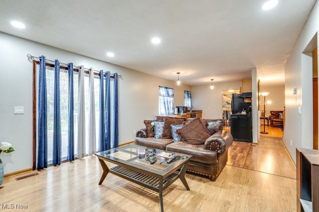 23707 Vera Street, Warrensville Heights, OH 44128