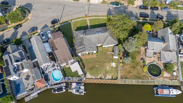 2436 Hempstead Lane, Wantagh, NY 11793
