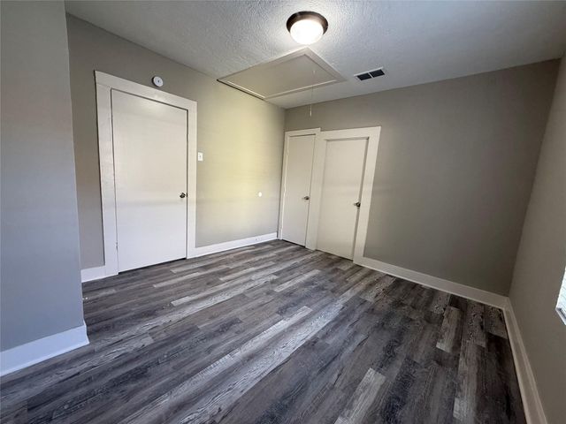 17 E James Street, Baytown, TX 77520
