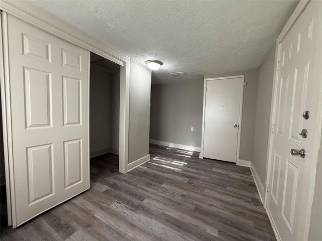 17 E James Street, Baytown, TX 77520