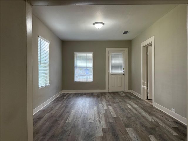 17 E James Street, Baytown, TX 77520