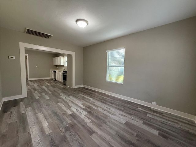 17 E James Street, Baytown, TX 77520
