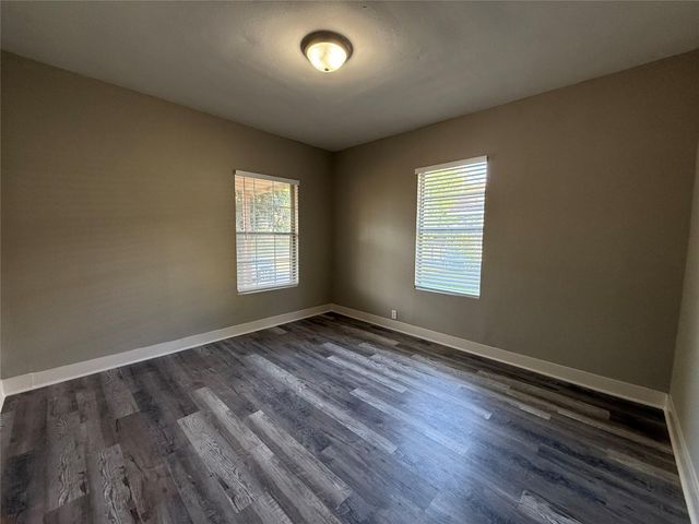 17 E James Street, Baytown, TX 77520