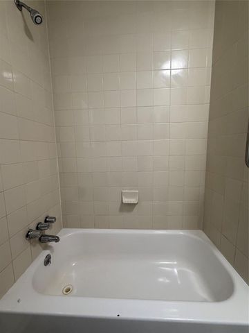 17 E James Street, Baytown, TX 77520