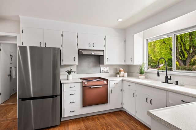 689 Bayport Avenue, San Carlos, CA 94070