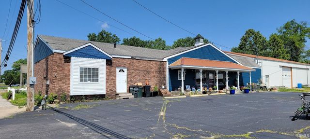 670 NW A Street, Linton, IN 47441