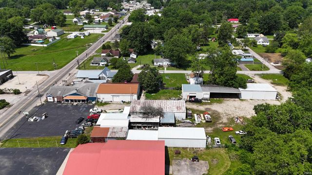 670 NW A Street, Linton, IN 47441