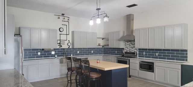 670 NW A Street, Linton, IN 47441