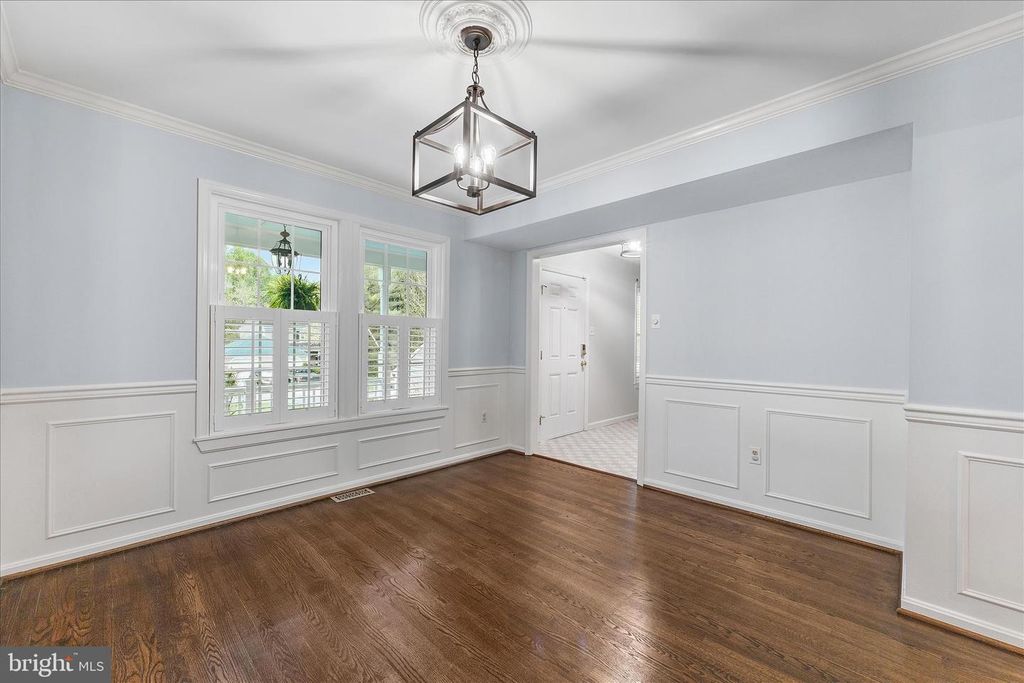 Image 10 of property listing at 12135 LITTLE PATUXENT PKWY, Columbia, MD 21044