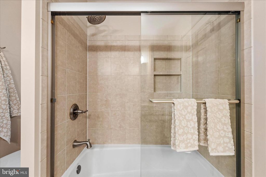 Image 29 of property listing at 12135 LITTLE PATUXENT PKWY, Columbia, MD 21044