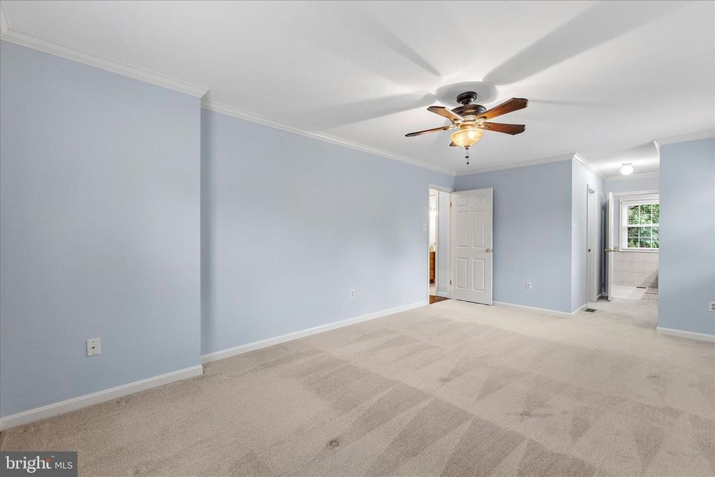 Image 31 of property listing at 12135 LITTLE PATUXENT PKWY, Columbia, MD 21044