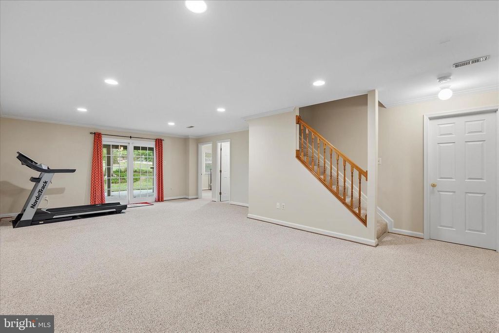 Image 34 of property listing at 12135 LITTLE PATUXENT PKWY, Columbia, MD 21044