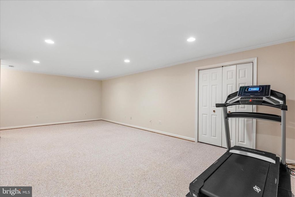 Image 35 of property listing at 12135 LITTLE PATUXENT PKWY, Columbia, MD 21044