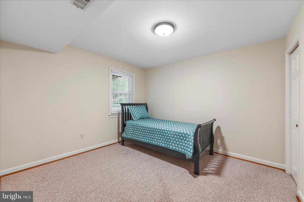 Image 37 of property listing at 12135 LITTLE PATUXENT PKWY, Columbia, MD 21044