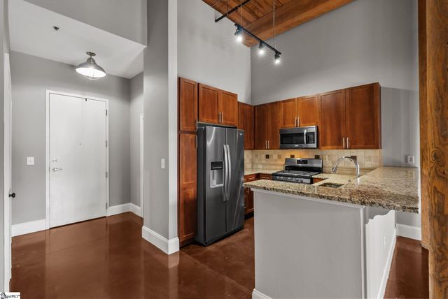 400 Mills Avenue Unit 203, Greenville, SC 29605