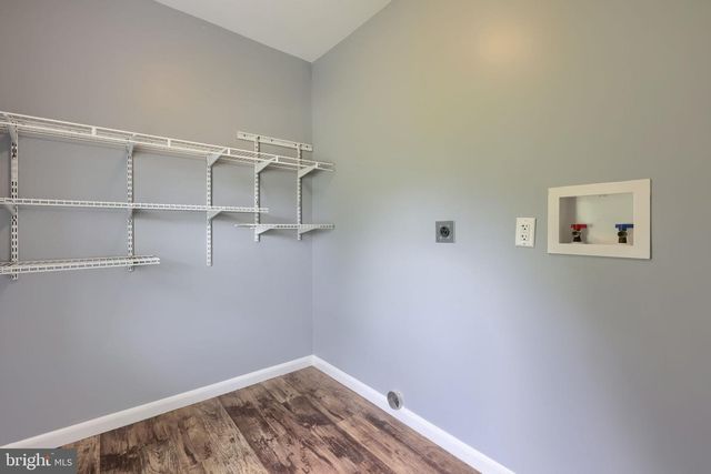 44 SPRINGVALE RD, Red Lion, PA 17356