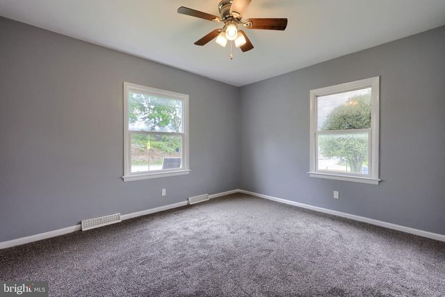 44 SPRINGVALE RD, Red Lion, PA 17356