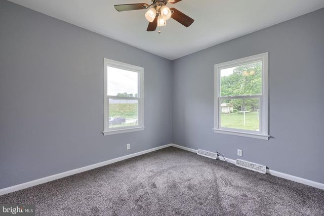 44 SPRINGVALE RD, Red Lion, PA 17356