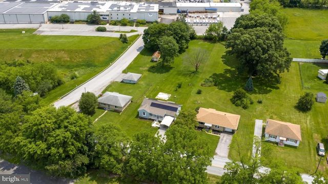 44 SPRINGVALE RD, Red Lion, PA 17356