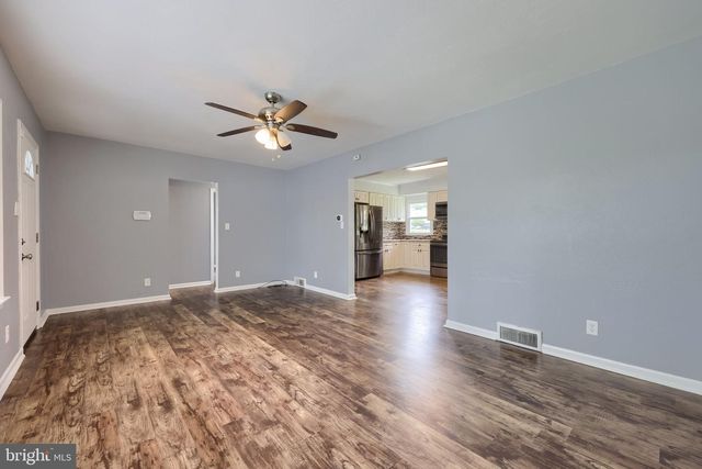 44 SPRINGVALE RD, Red Lion, PA 17356