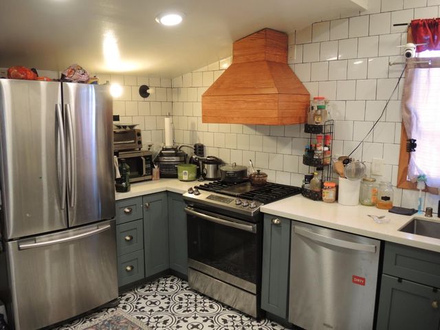 136 Mateo Avenue, Daly City, CA 94014