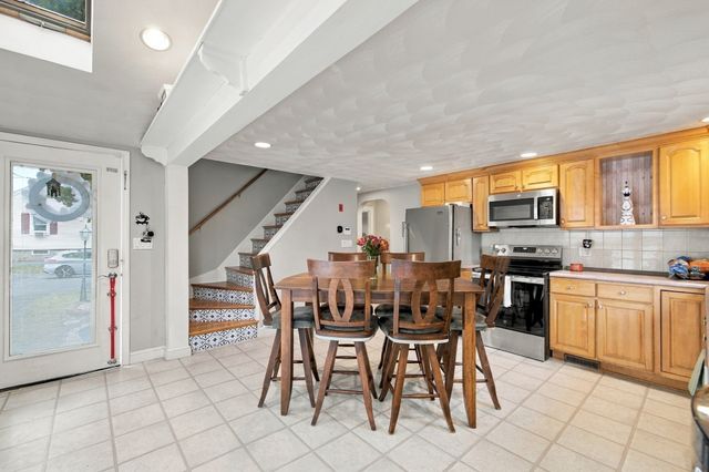 11 Granite Rd, Peabody, MA 01960