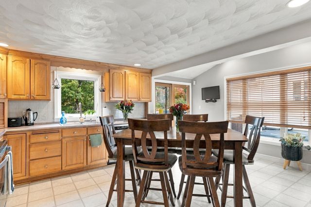 11 Granite Rd, Peabody, MA 01960
