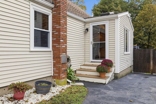 11 Granite Rd, Peabody, MA 01960