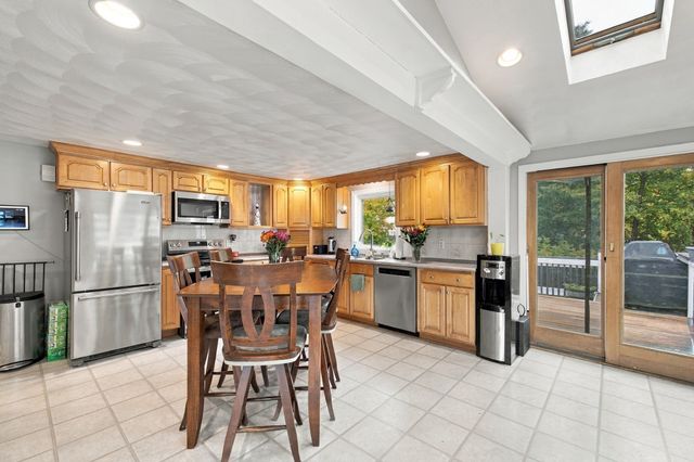 11 Granite Rd, Peabody, MA 01960