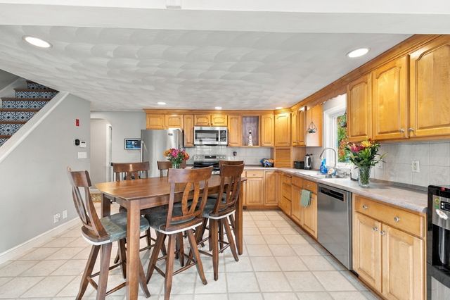 11 Granite Rd, Peabody, MA 01960