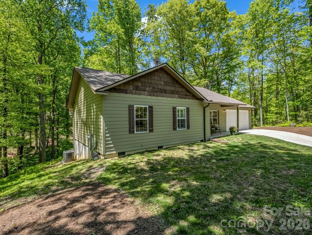 135 Half Moon Lane, Brevard, NC 28712