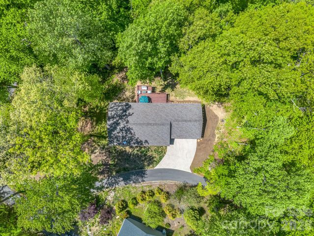 135 Half Moon Lane, Brevard, NC 28712