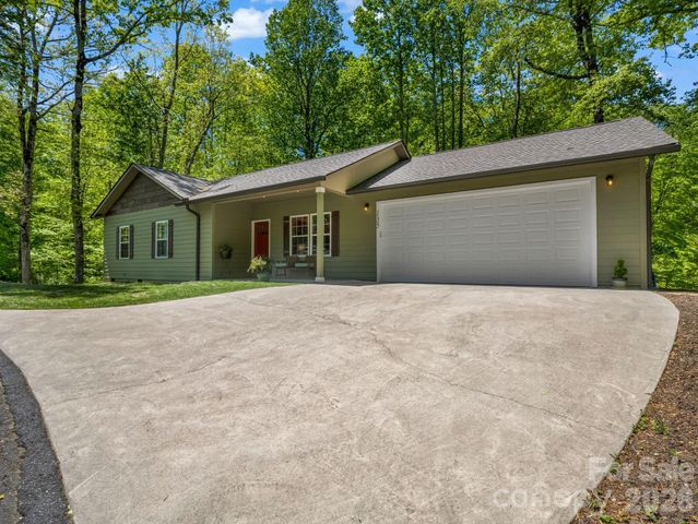 135 Half Moon Lane, Brevard, NC 28712
